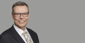 Regionalvertriebsleiter Dirk Gronwald berät Sie gerne rund um Factoring für Bestatter und den Bestattungsmarkt der ADELTA.FINANZ AG.